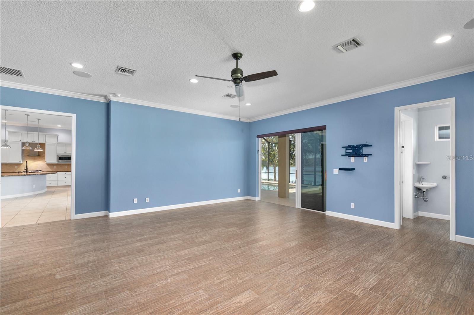 8065 BRIDGEPORT BAY CIR, MOUNT DORA, FL — photo 53