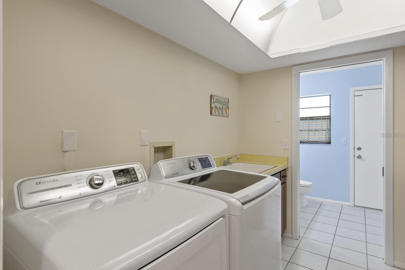 1895 BUCCANEER CIR, SARASOTA, FL — photo 42