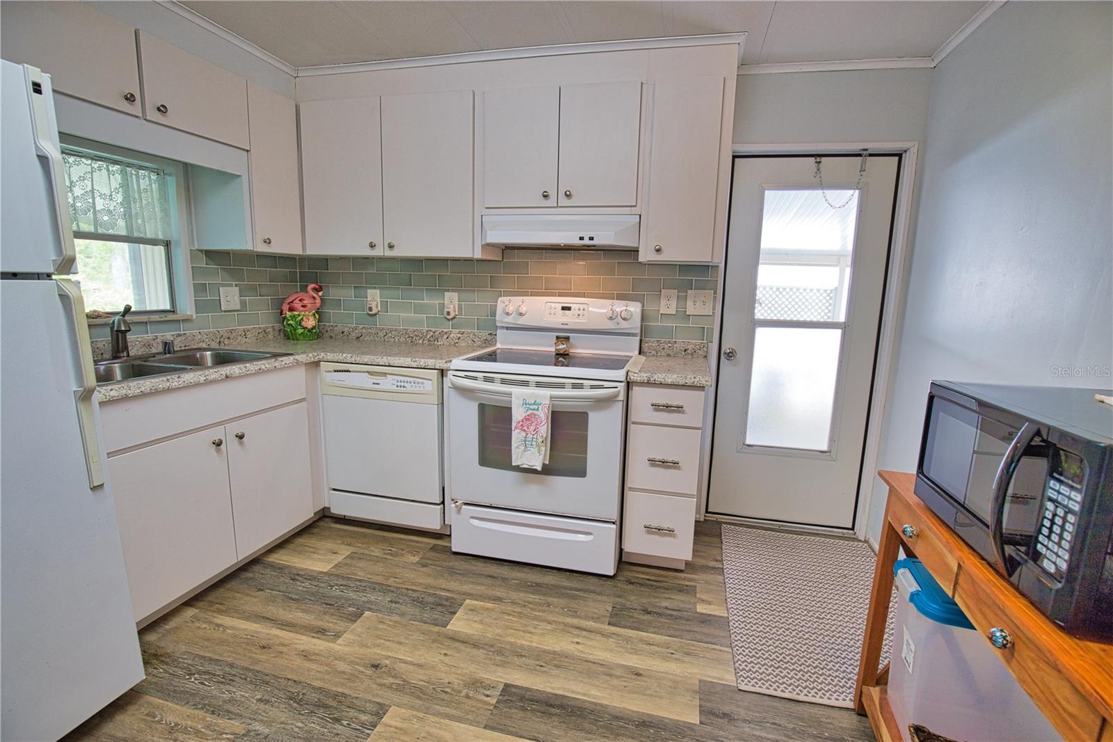 236 N FIJI CIR, ENGLEWOOD, FL — photo 5