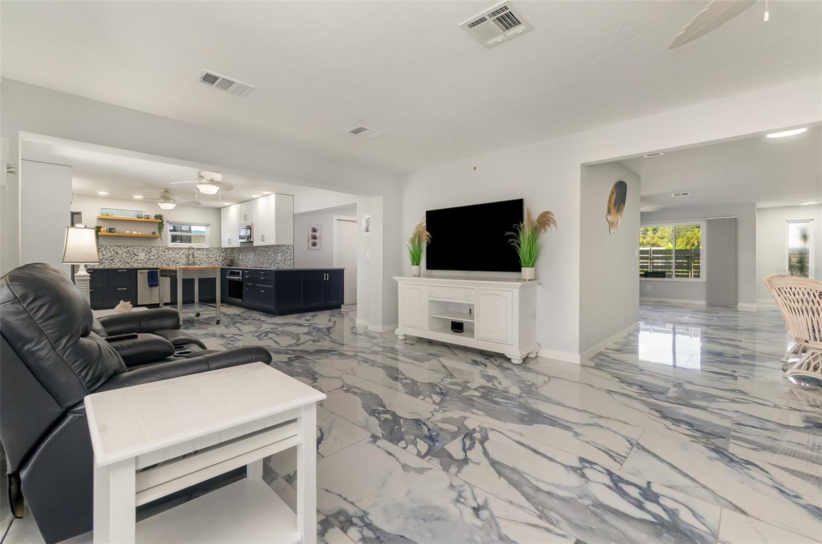 1661 SWAN TER, NORTH FORT MYERS, FL — photo 12