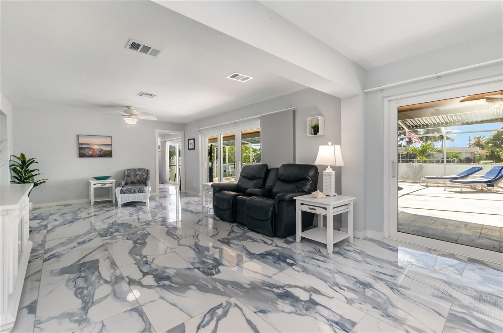 1661 SWAN TER, NORTH FORT MYERS, FL — photo 14
