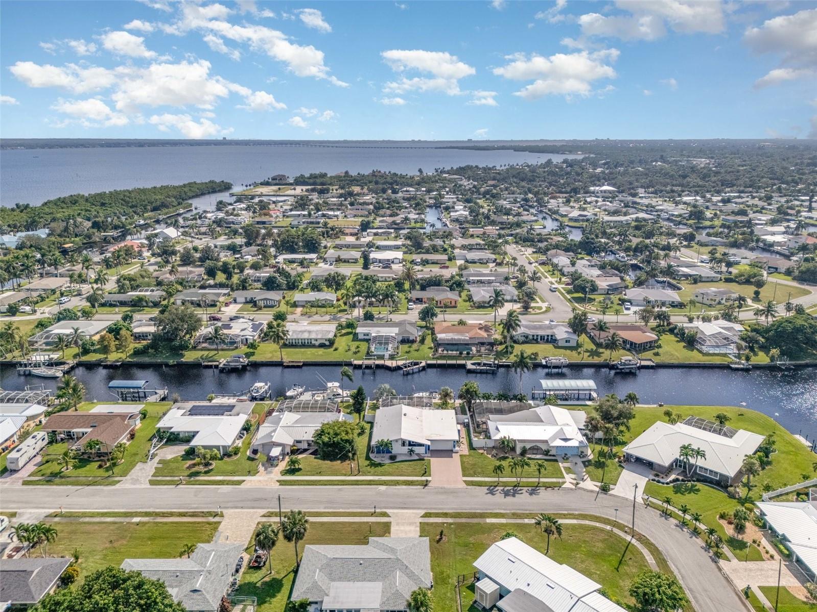 1661 SWAN TER, NORTH FORT MYERS, FL — photo 42