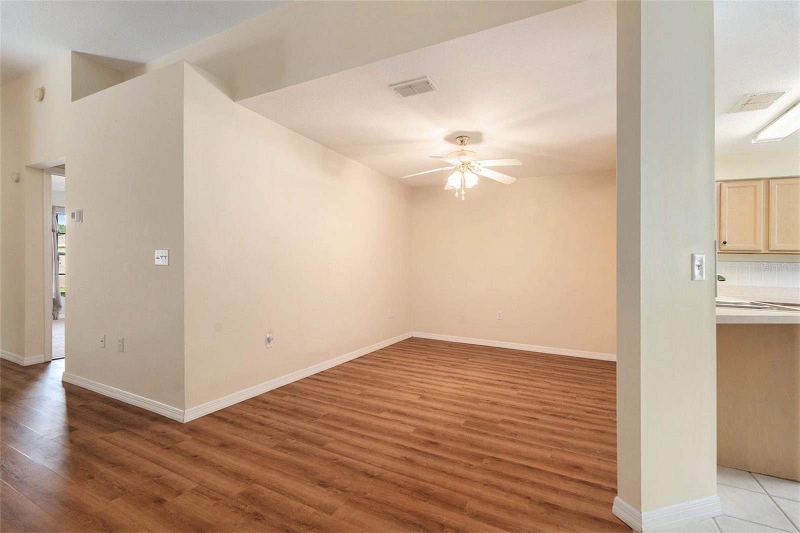 29418 SCHINNECOCK HILLS LN, SAN ANTONIO, FL — photo 6