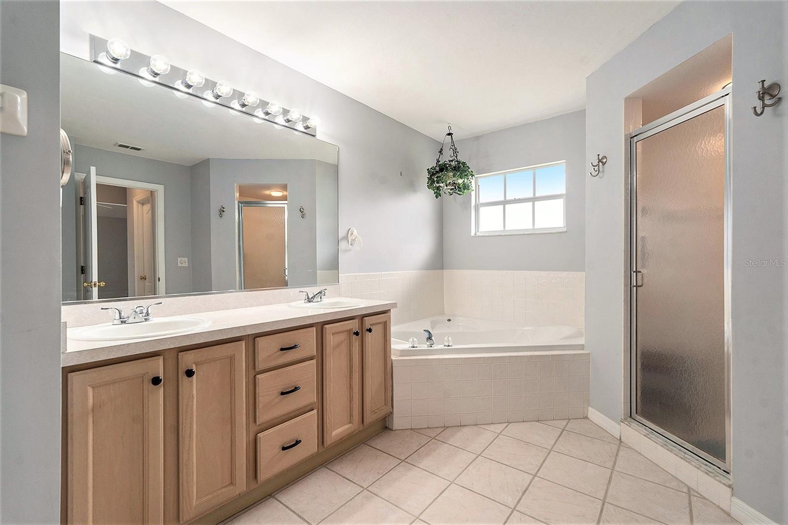 29418 SCHINNECOCK HILLS LN, SAN ANTONIO, FL — photo 14