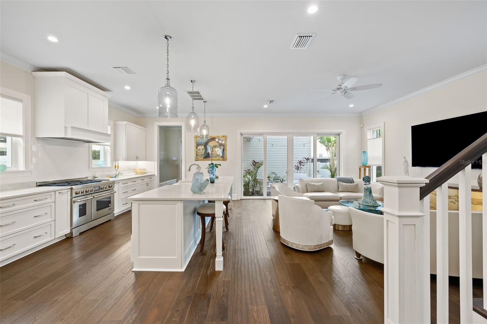 319 12TH AVE NE, ST PETERSBURG, FL — photo 13