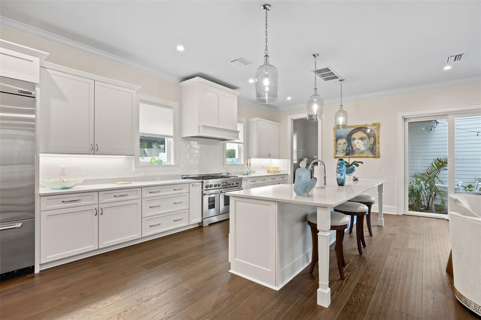 319 12TH AVE NE, ST PETERSBURG, FL — photo 24