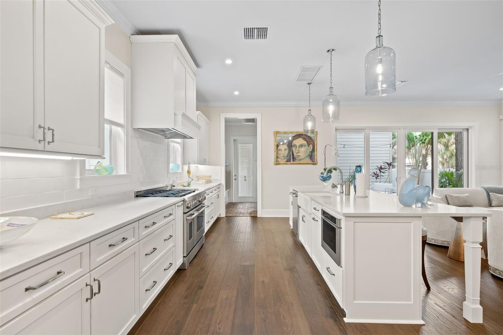319 12TH AVE NE, ST PETERSBURG, FL — photo 36