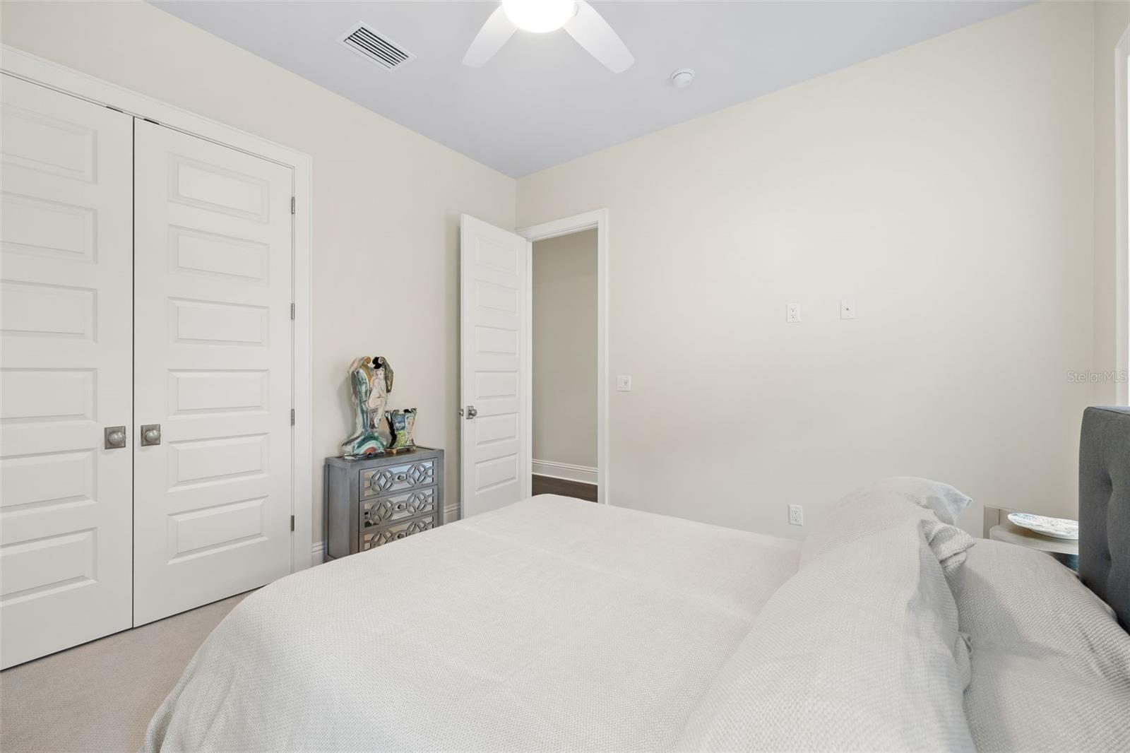 319 12TH AVE NE, ST PETERSBURG, FL — photo 103