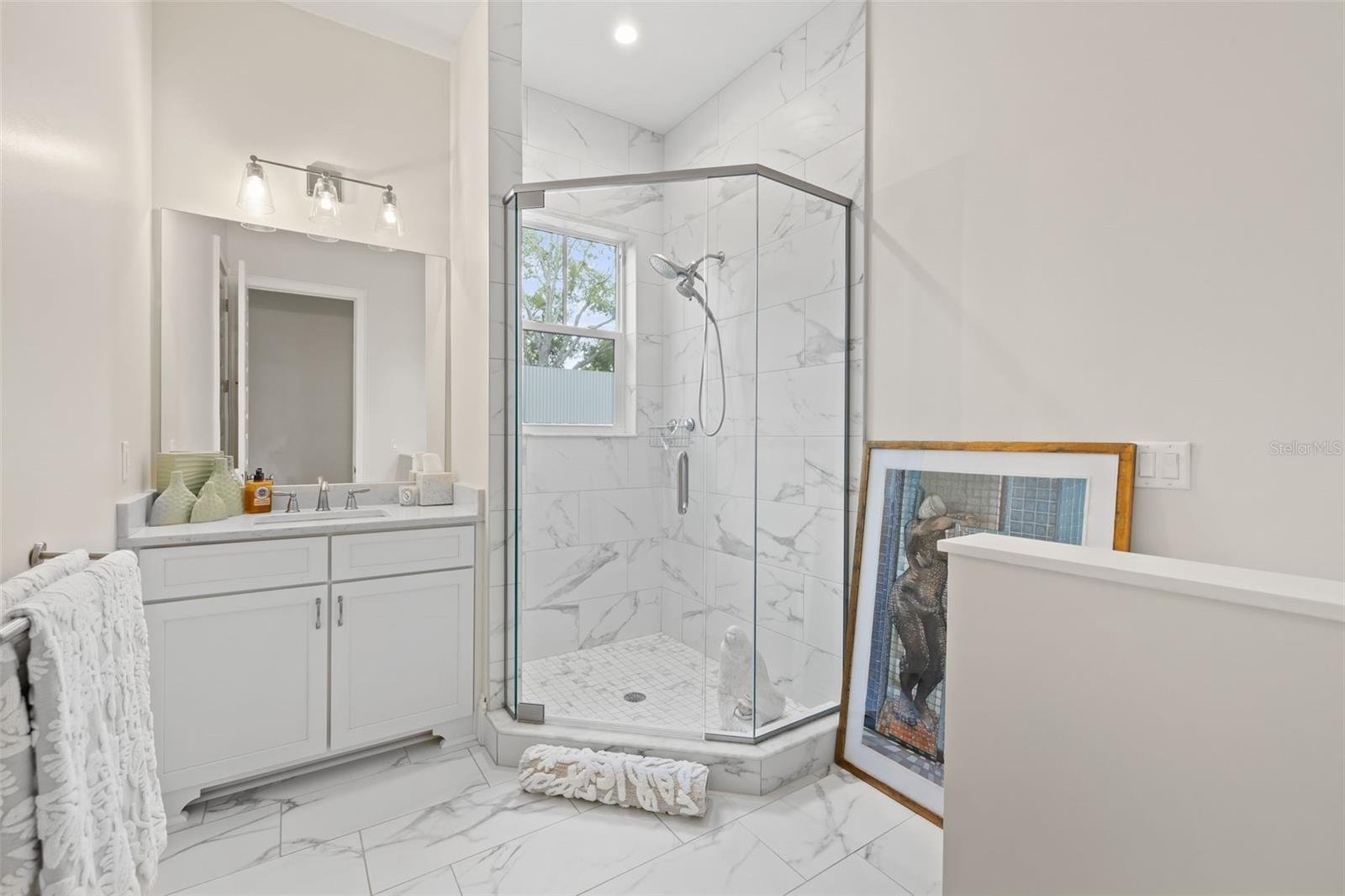 319 12TH AVE NE, ST PETERSBURG, FL — photo 105