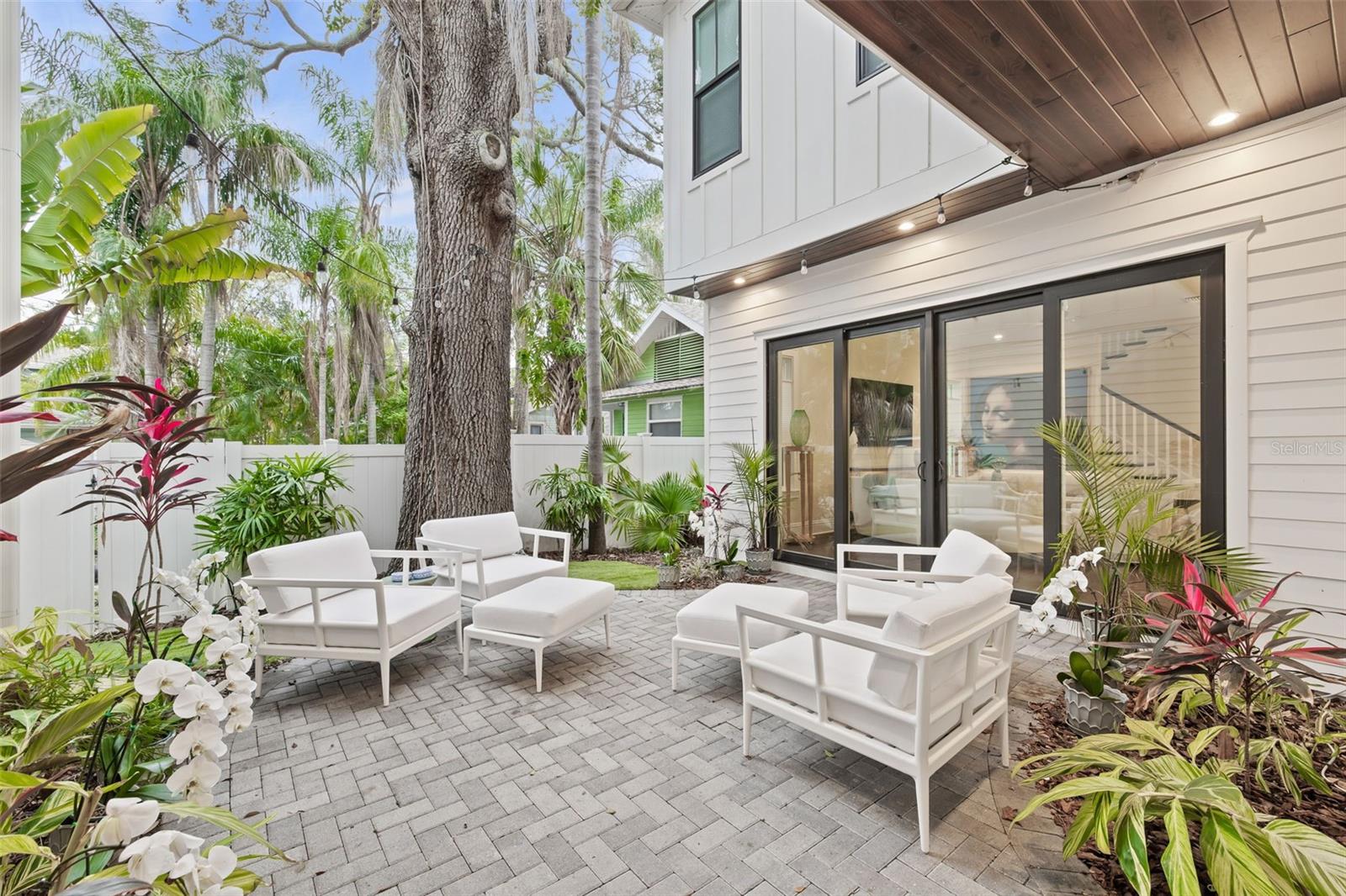 319 12TH AVE NE, ST PETERSBURG, FL — photo 112