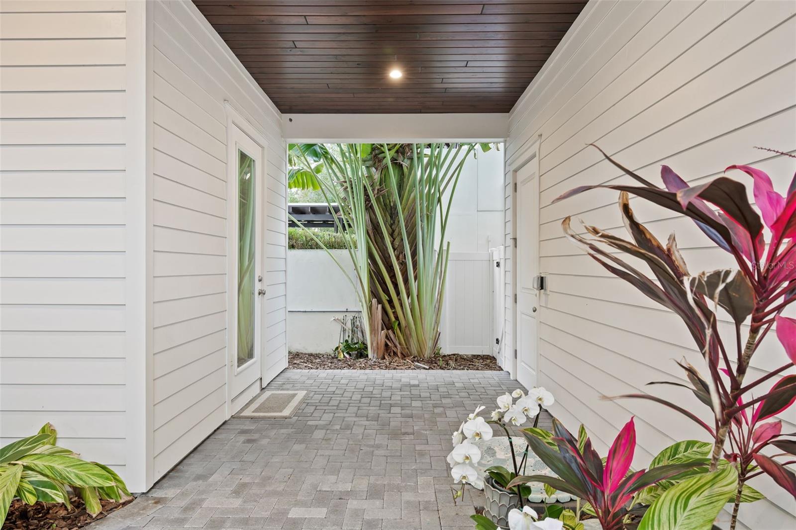 319 12TH AVE NE, ST PETERSBURG, FL — photo 114