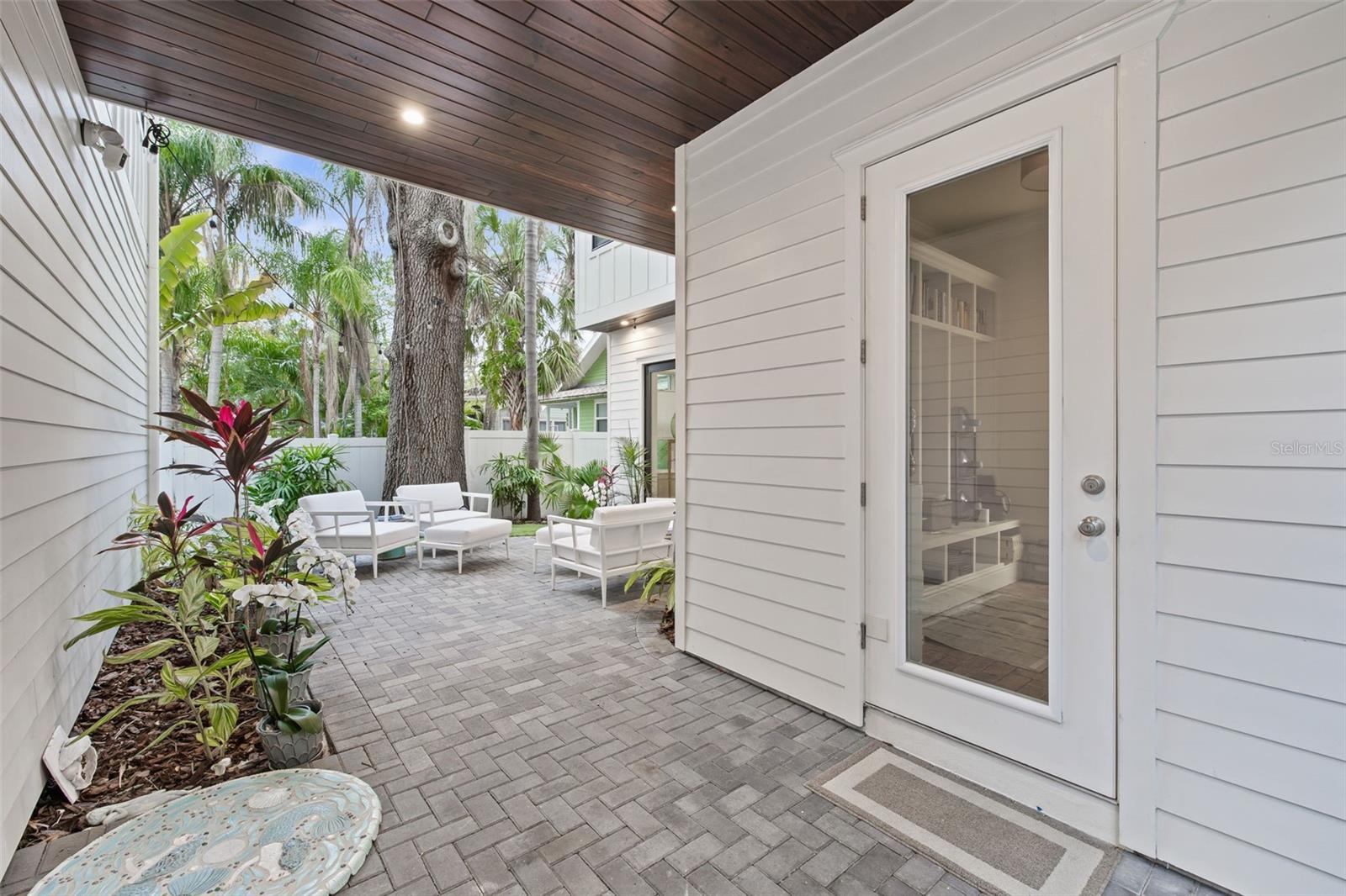 319 12TH AVE NE, ST PETERSBURG, FL — photo 116