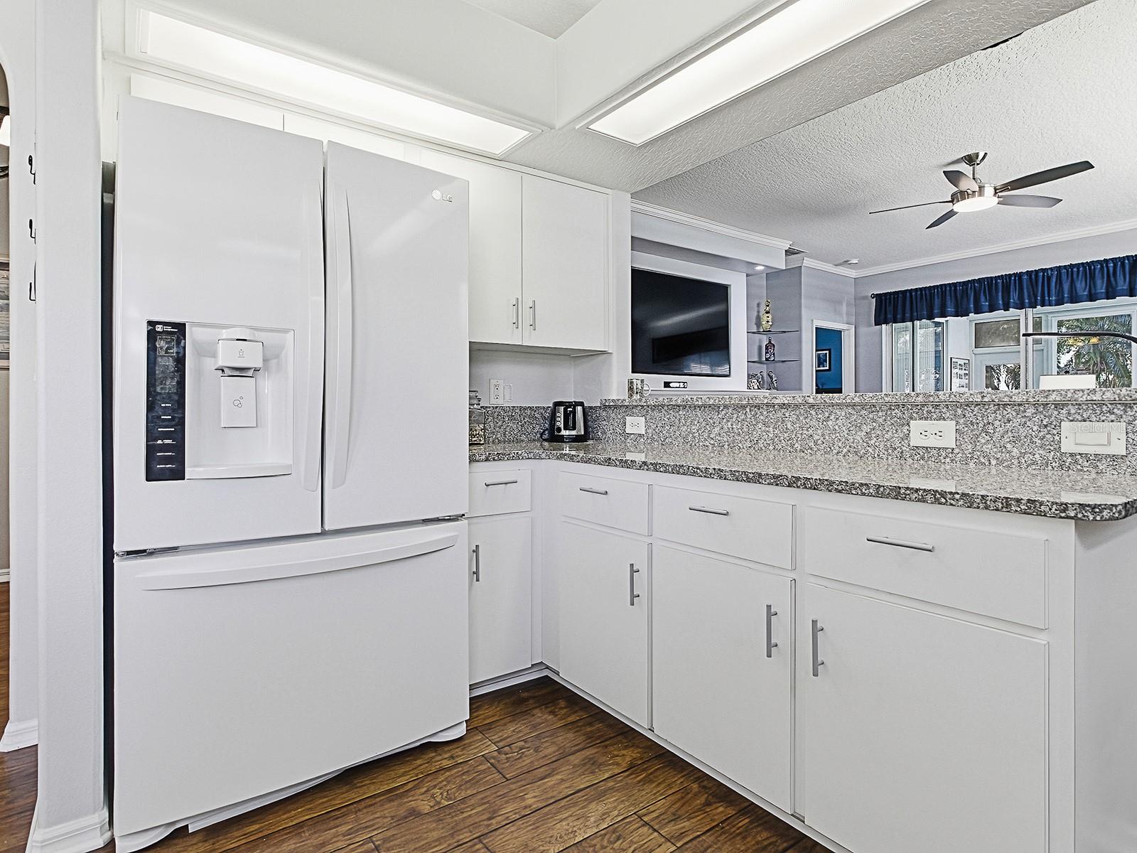 3592 TROPICAL SEAS LOOP, TAVARES, FL — photo 33