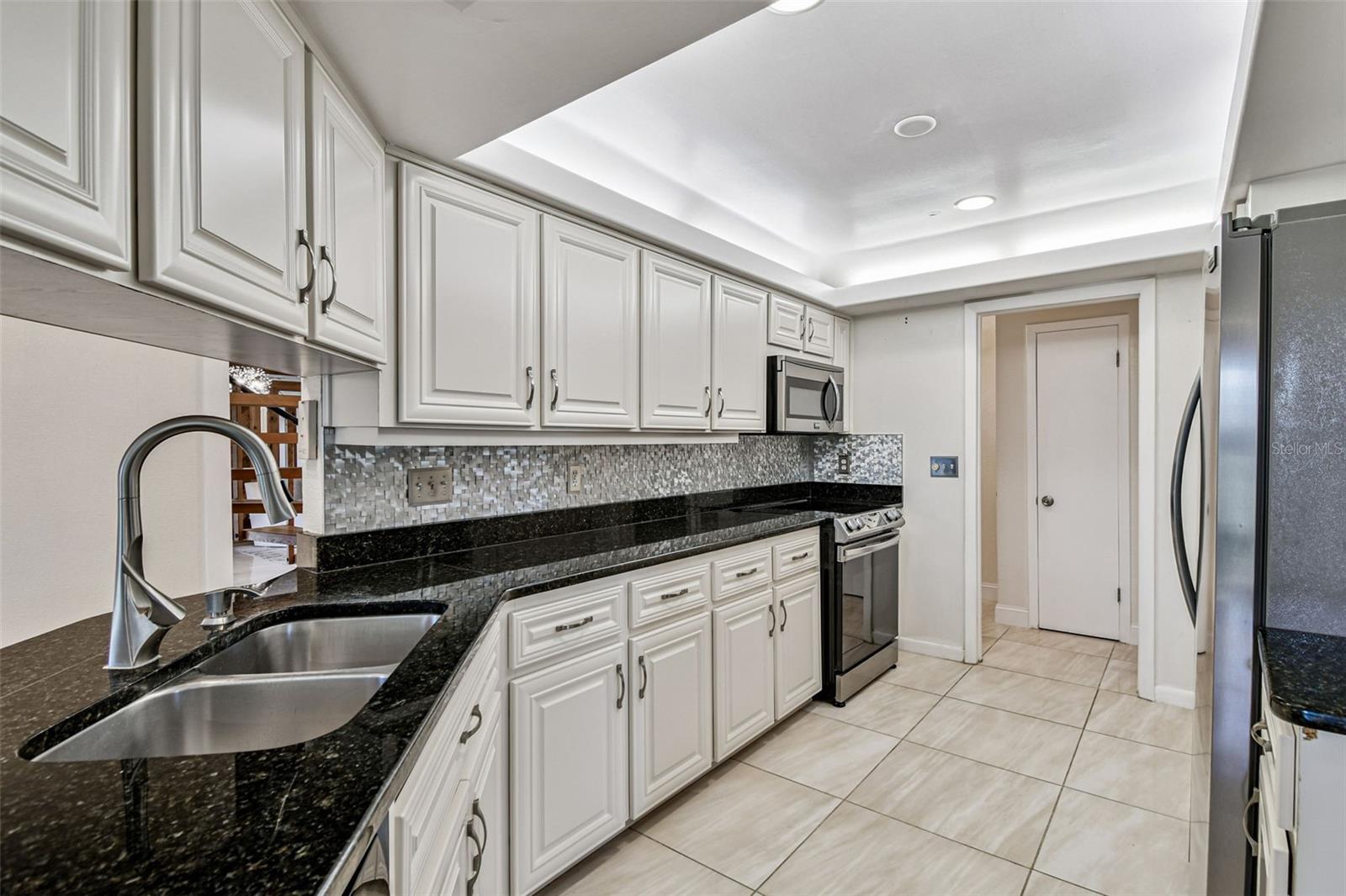 10073 S YACHT CLUB DR, TREASURE ISLAND, FL — photo 13