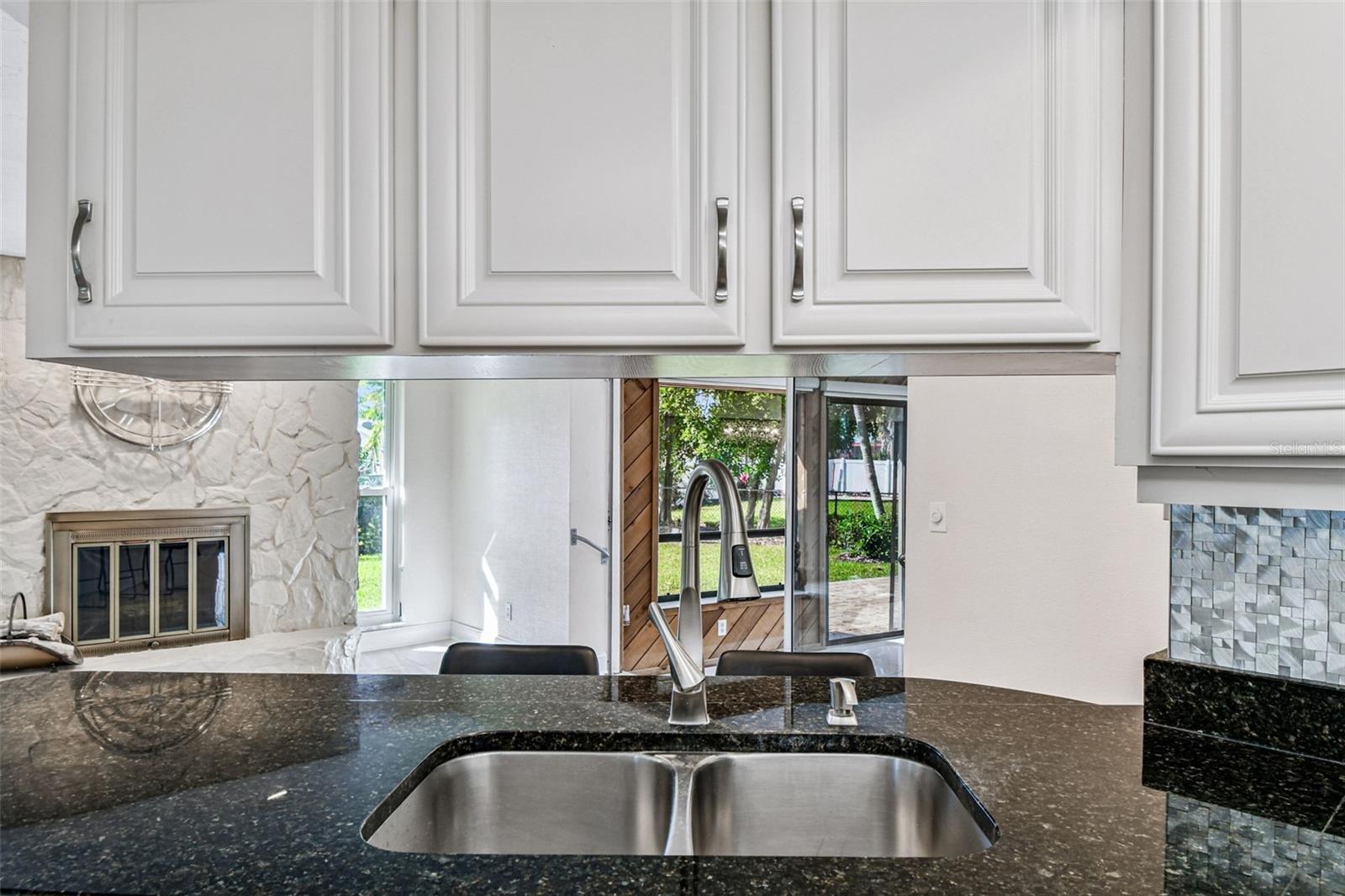10073 S YACHT CLUB DR, TREASURE ISLAND, FL — photo 14