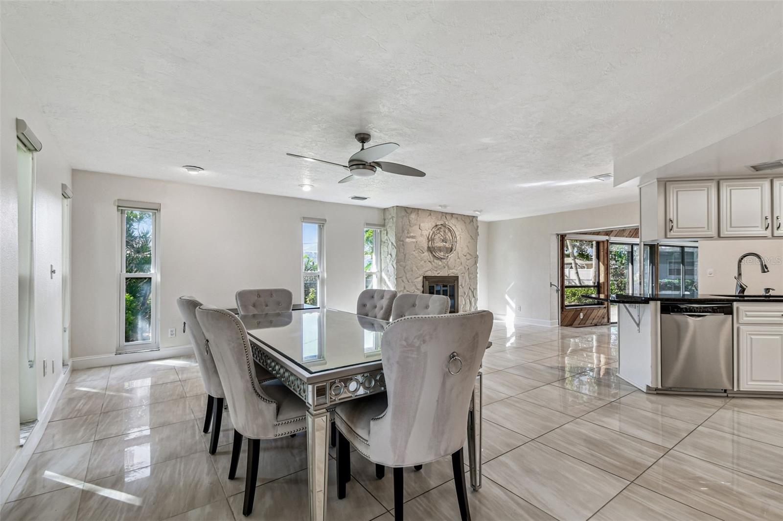 10073 S YACHT CLUB DR, TREASURE ISLAND, FL — photo 17
