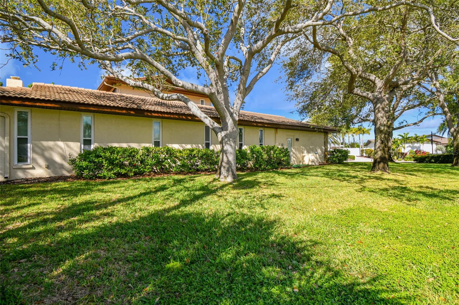 10073 S YACHT CLUB DR, TREASURE ISLAND, FL — photo 50