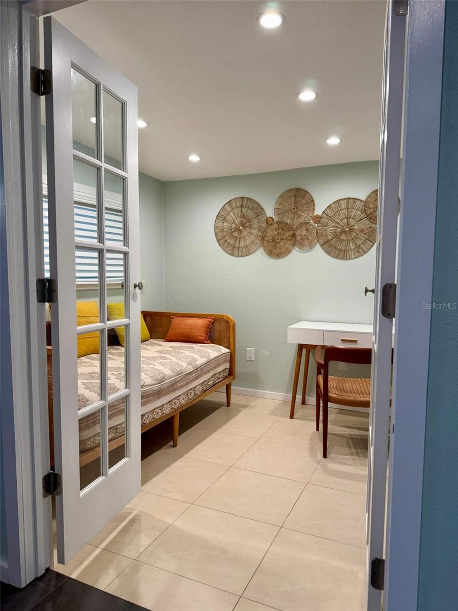 3012 GRAND VIEW AVE, CLEARWATER, FL — photo 41