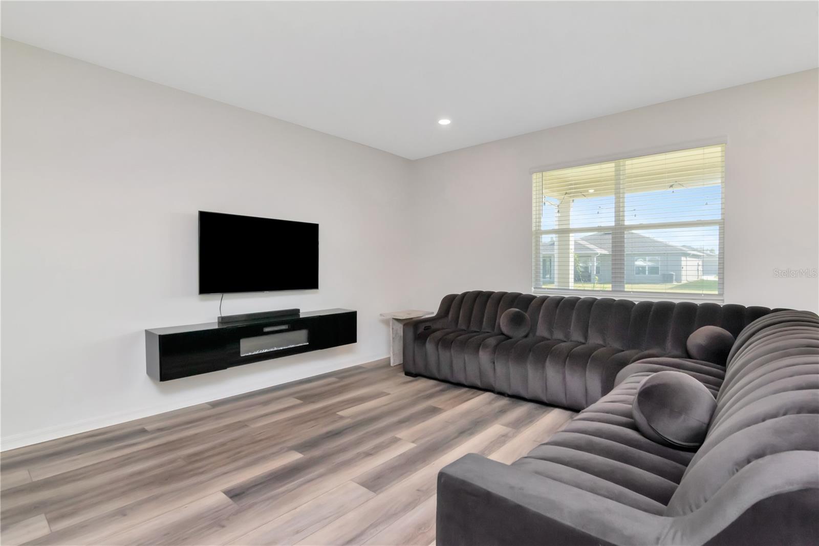 6384 BURNING OPAL BND, LAND O LAKES, FL — photo 13