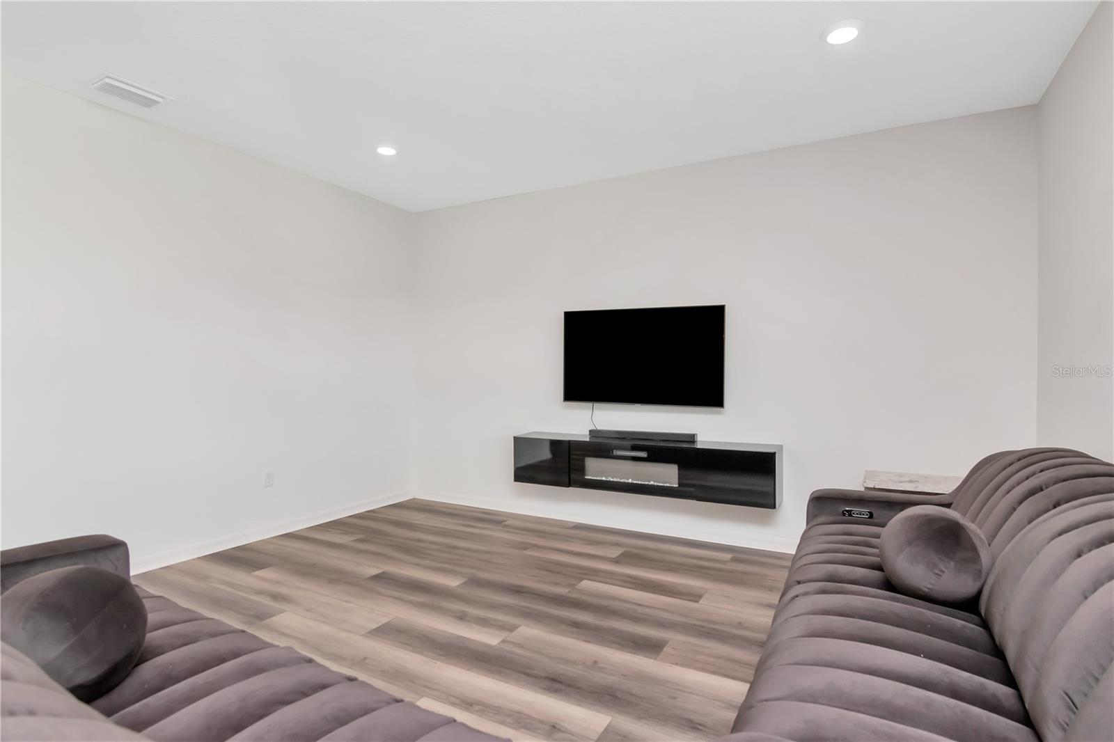 6384 BURNING OPAL BND, LAND O LAKES, FL — photo 14