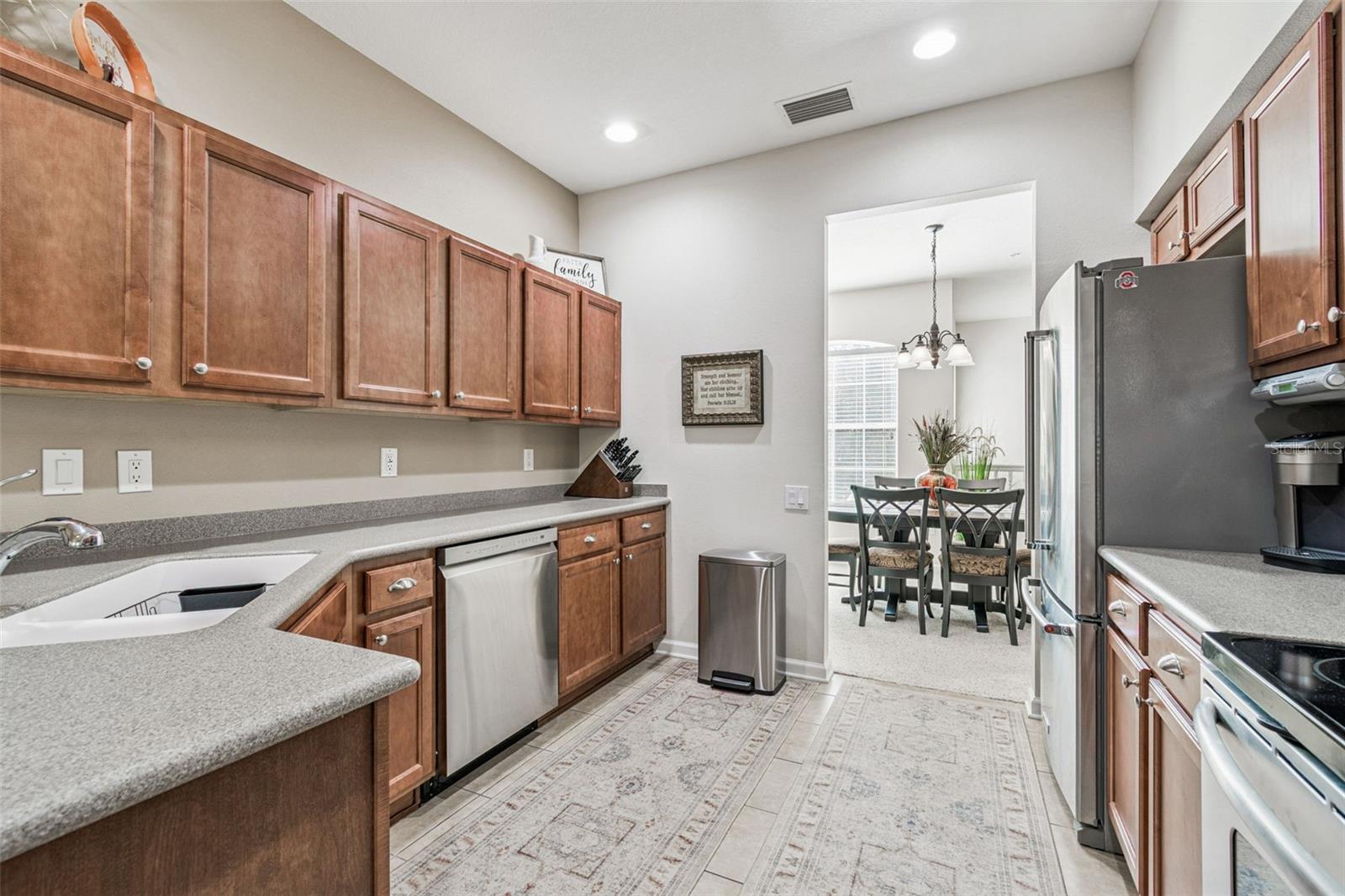 841 LANTERN WAY #202, CLEARWATER, FL — photo 37