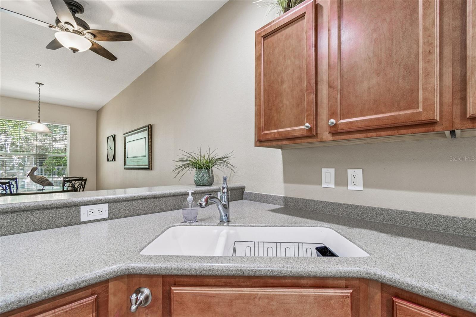 841 LANTERN WAY #202, CLEARWATER, FL — photo 40