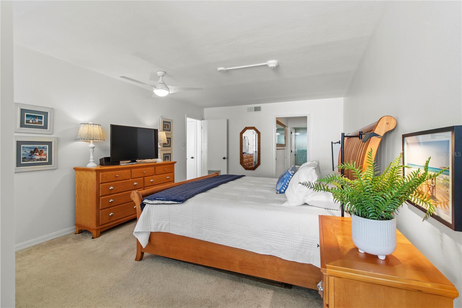 829 BAYPORT WAY #829, LONGBOAT KEY, FL — photo 46