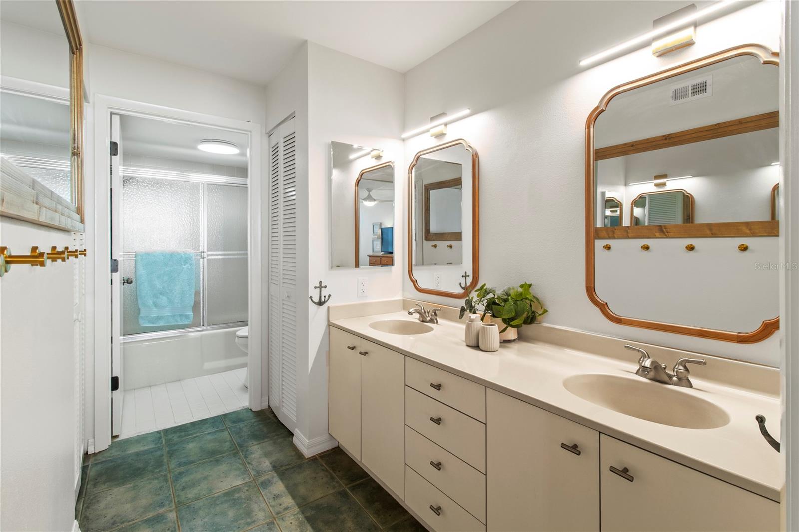829 BAYPORT WAY #829, LONGBOAT KEY, FL — photo 47