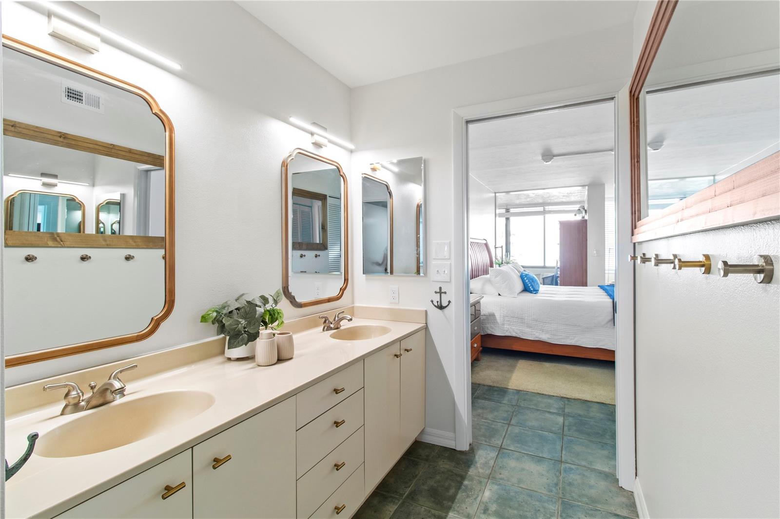 829 BAYPORT WAY #829, LONGBOAT KEY, FL — photo 50