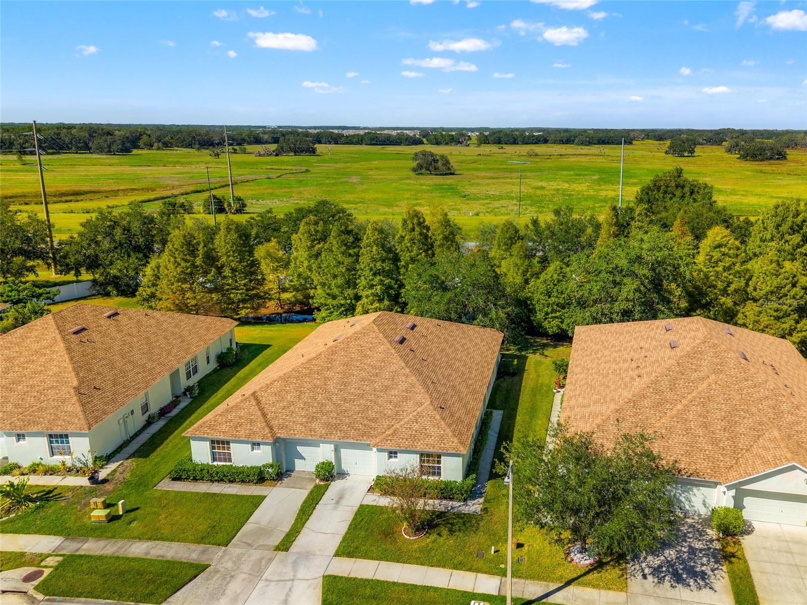 5727 AUTUMN SHIRE DR, ZEPHYRHILLS, FL — photo 2