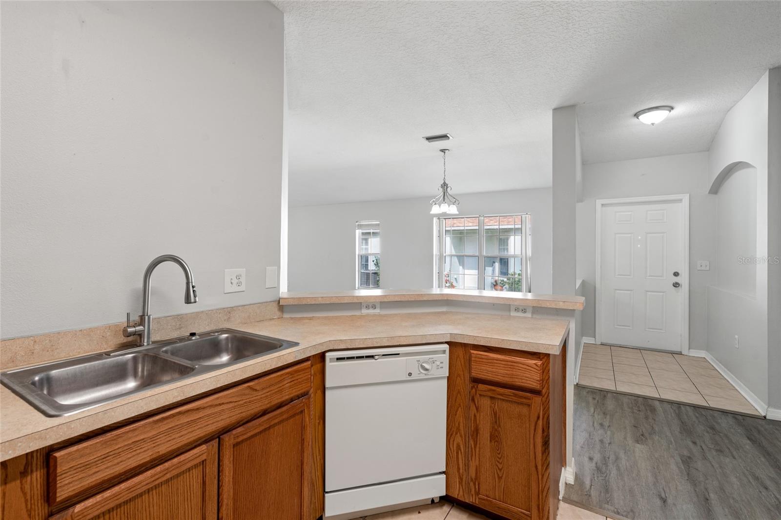 5727 AUTUMN SHIRE DR, ZEPHYRHILLS, FL — photo 12