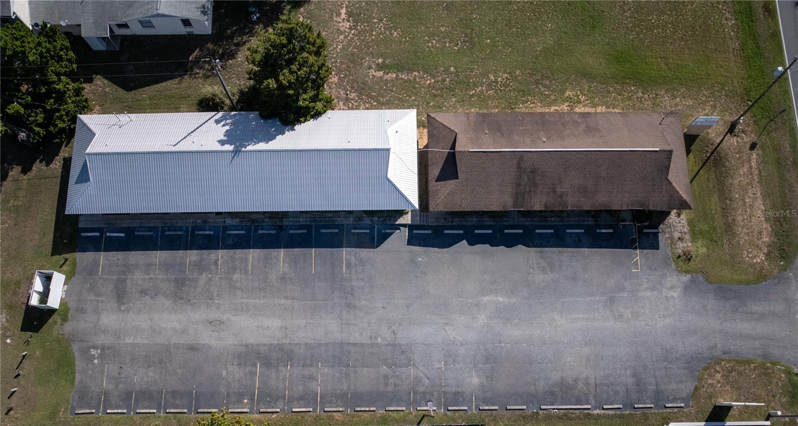 915 E ALFRED ST, TAVARES, FL — photo 24