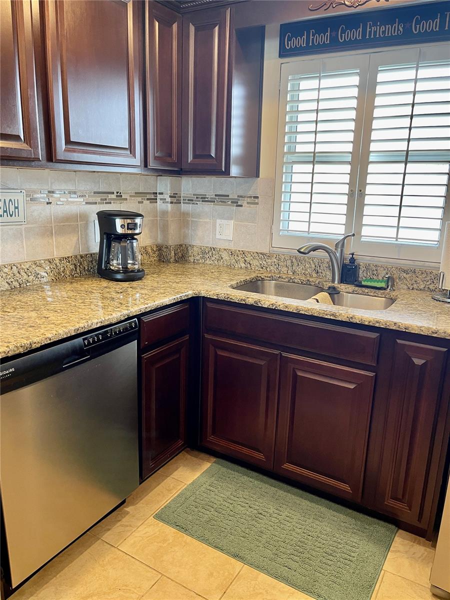 4650 COVE CIR #402, ST PETERSBURG, FL — photo 8