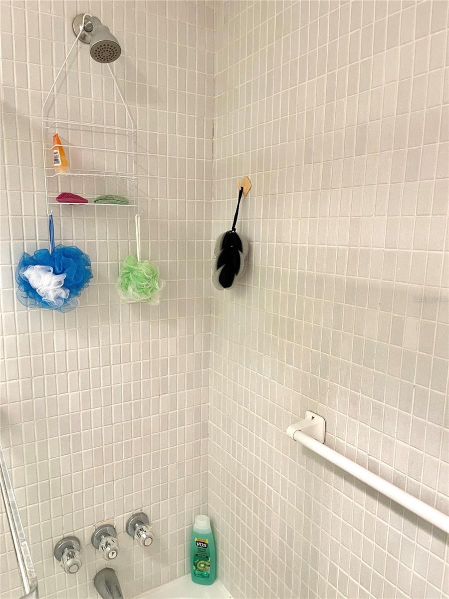 4650 COVE CIR #402, ST PETERSBURG, FL — photo 26