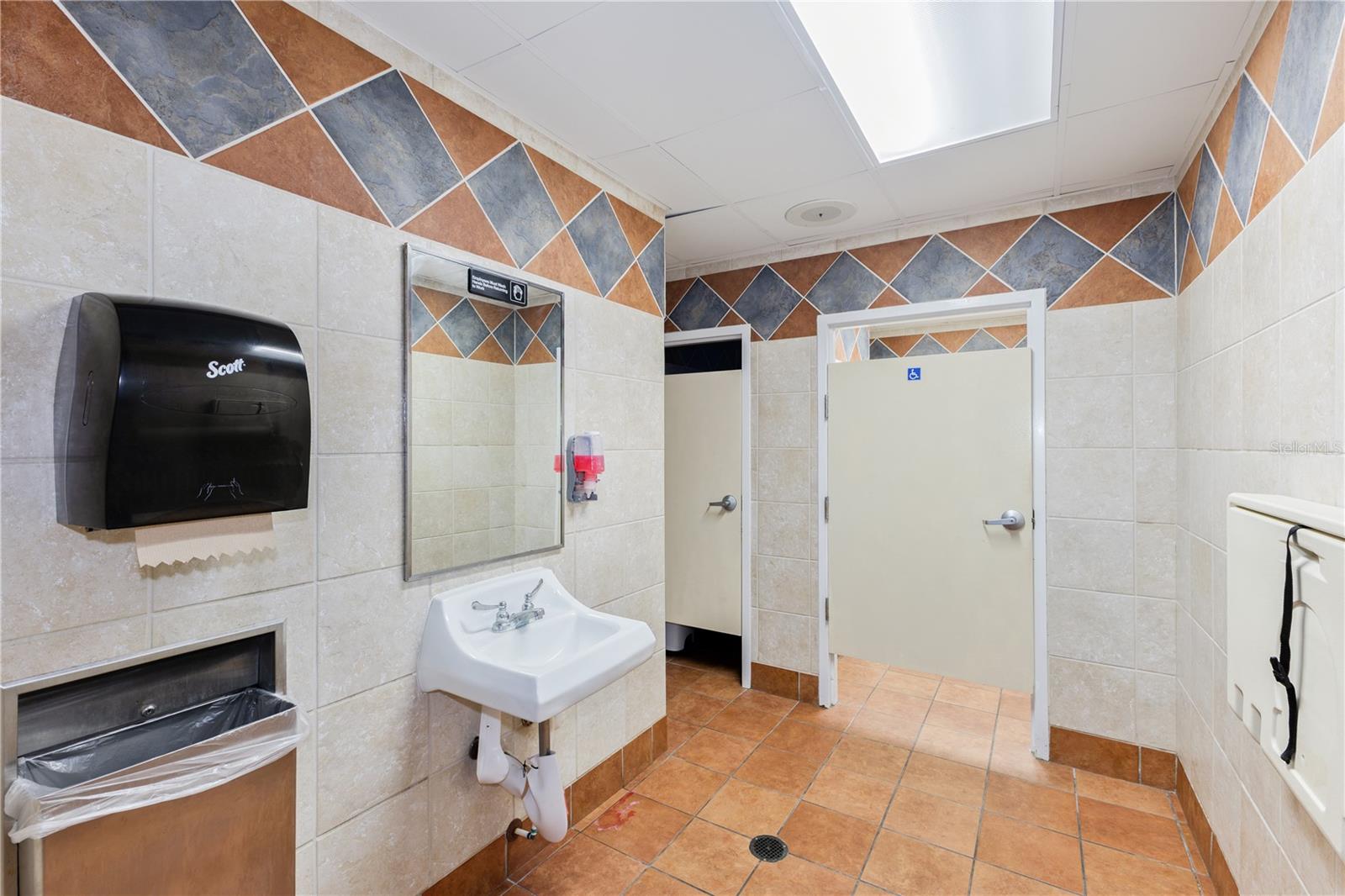 8841 COMMODITY CIR, ORLANDO, FL — photo 24