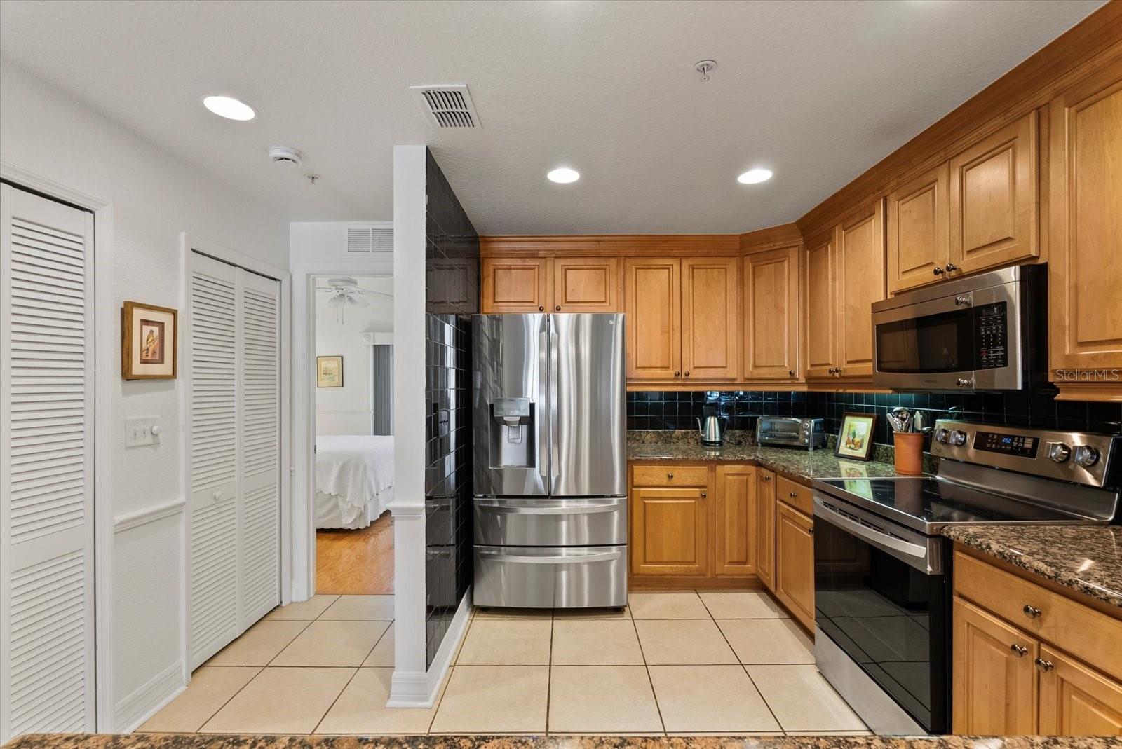 340 1ST ST N #D, ST PETERSBURG, FL — photo 14