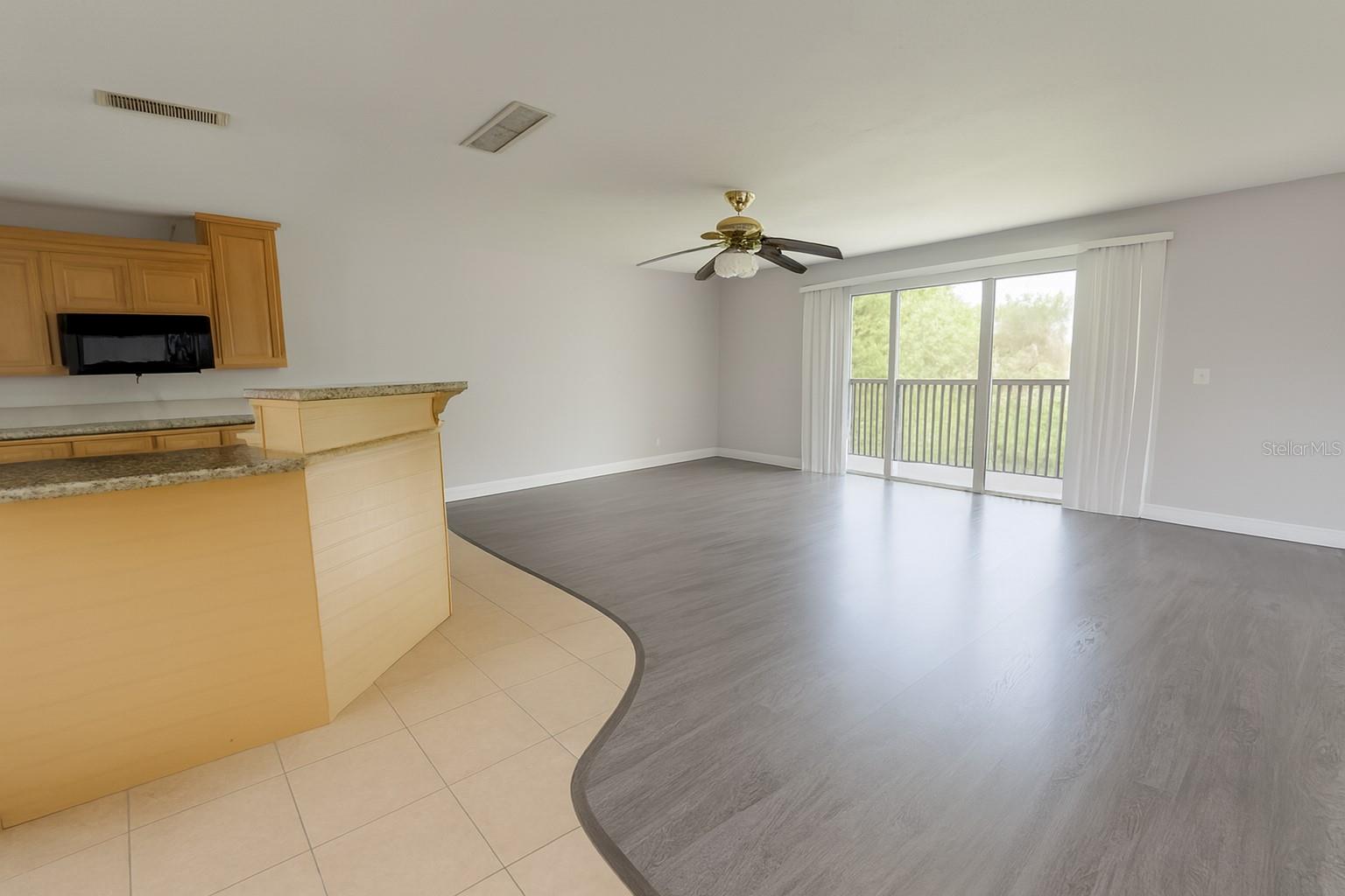 200 COUNTRY CLUB DR #1302, LARGO, FL — photo 3