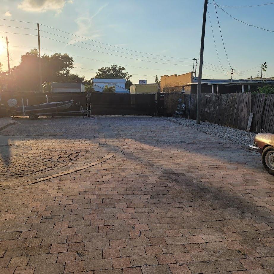 5205 HAINES RD N, ST PETERSBURG, FL — photo 6
