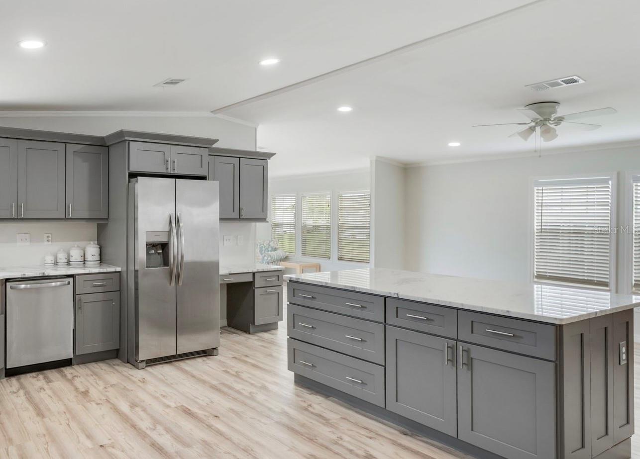 15 FREEMAN AVE, PUNTA GORDA, FL — photo 2