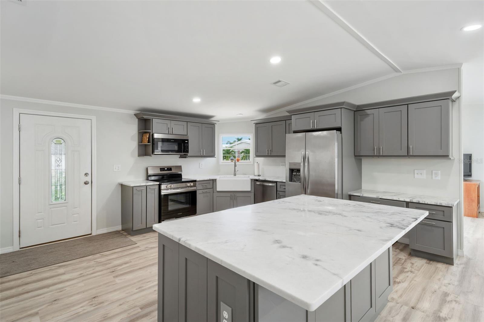 15 FREEMAN AVE, PUNTA GORDA, FL — photo 4