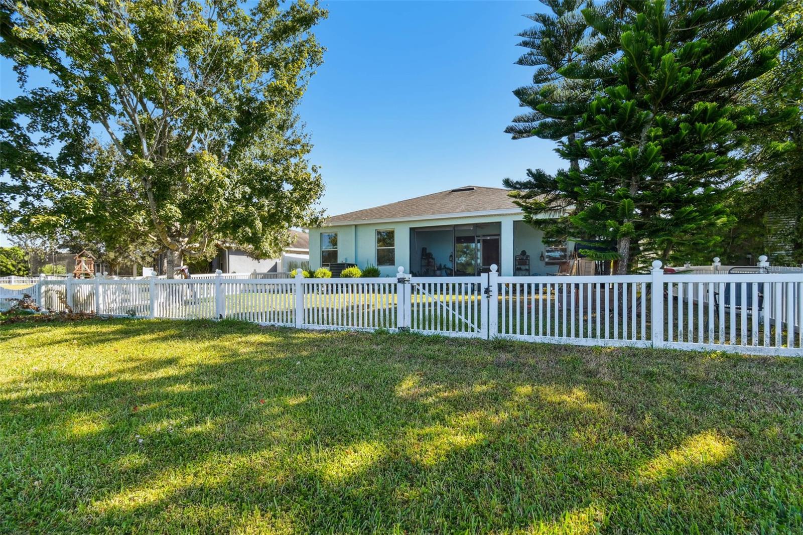 1110 LAUREN MANOR LOOP, RUSKIN, FL — photo 43