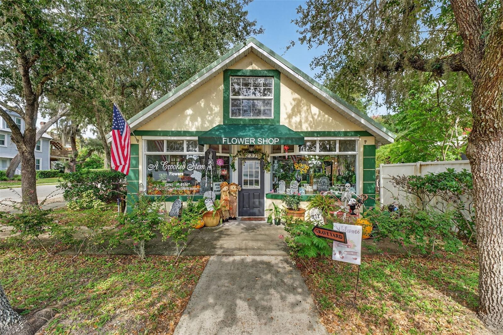 237 E PLYMOUTH AVE, DELAND, FL