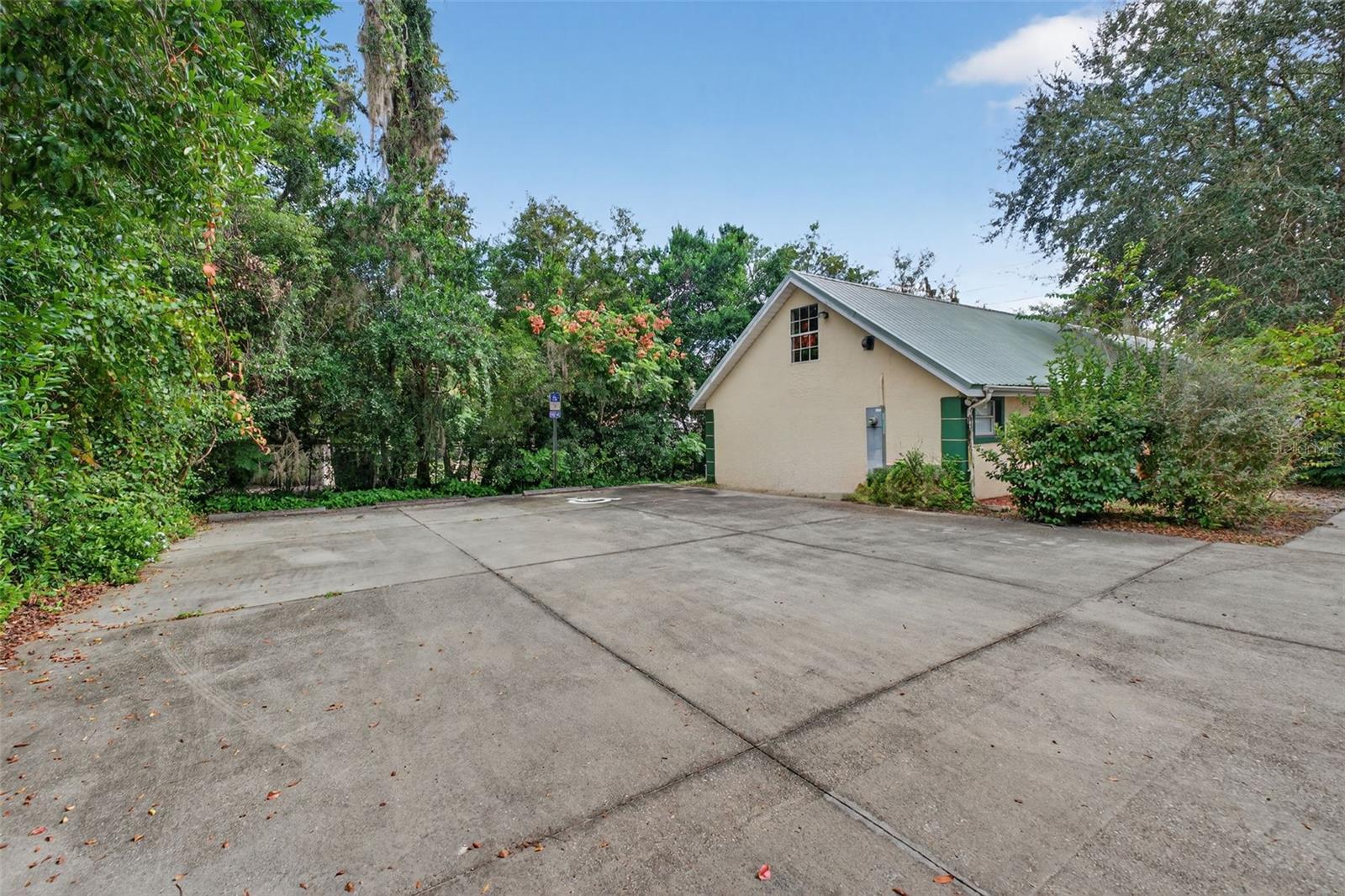 237 E PLYMOUTH AVE, DELAND, FL — photo 36