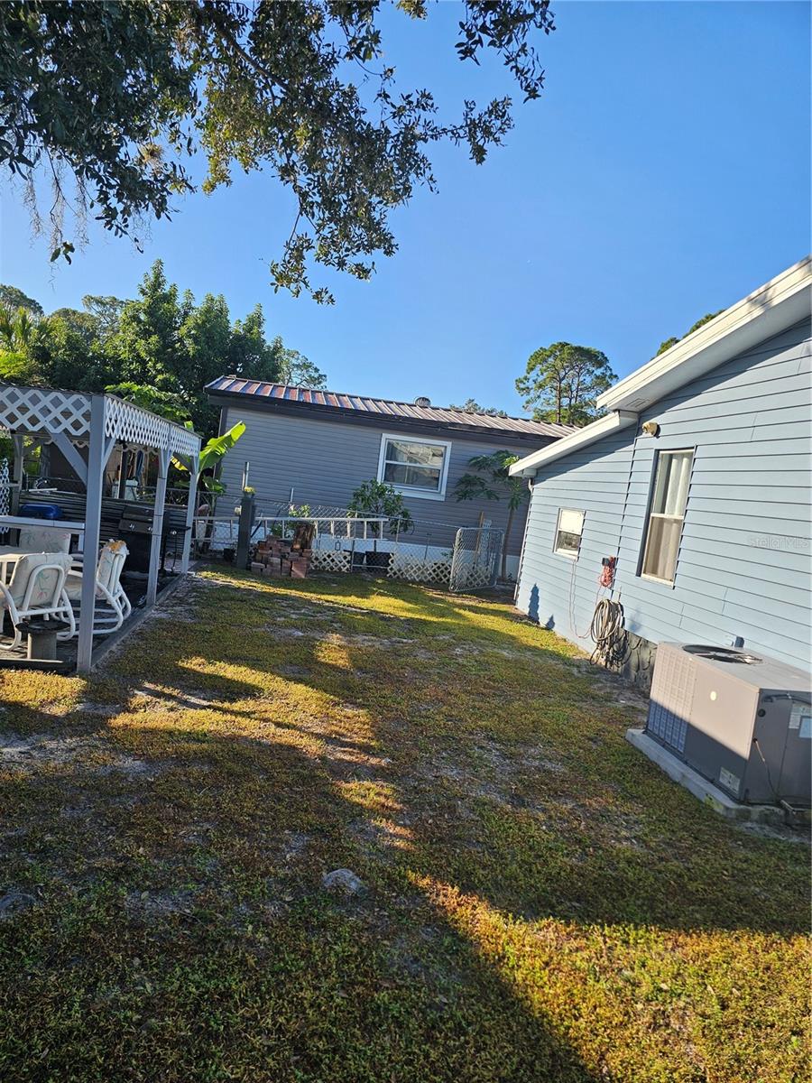 113 MAPLE DR, DEBARY, FL — photo 17