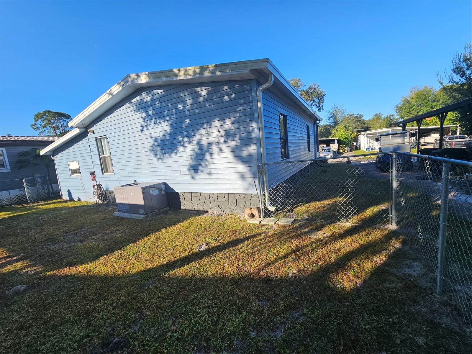 113 MAPLE DR, DEBARY, FL — photo 24