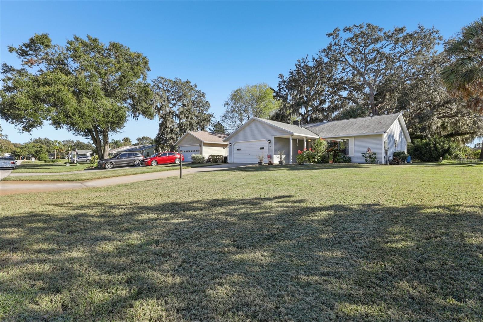 304 BRIGADOON CIR, LEESBURG, FL — photo 13