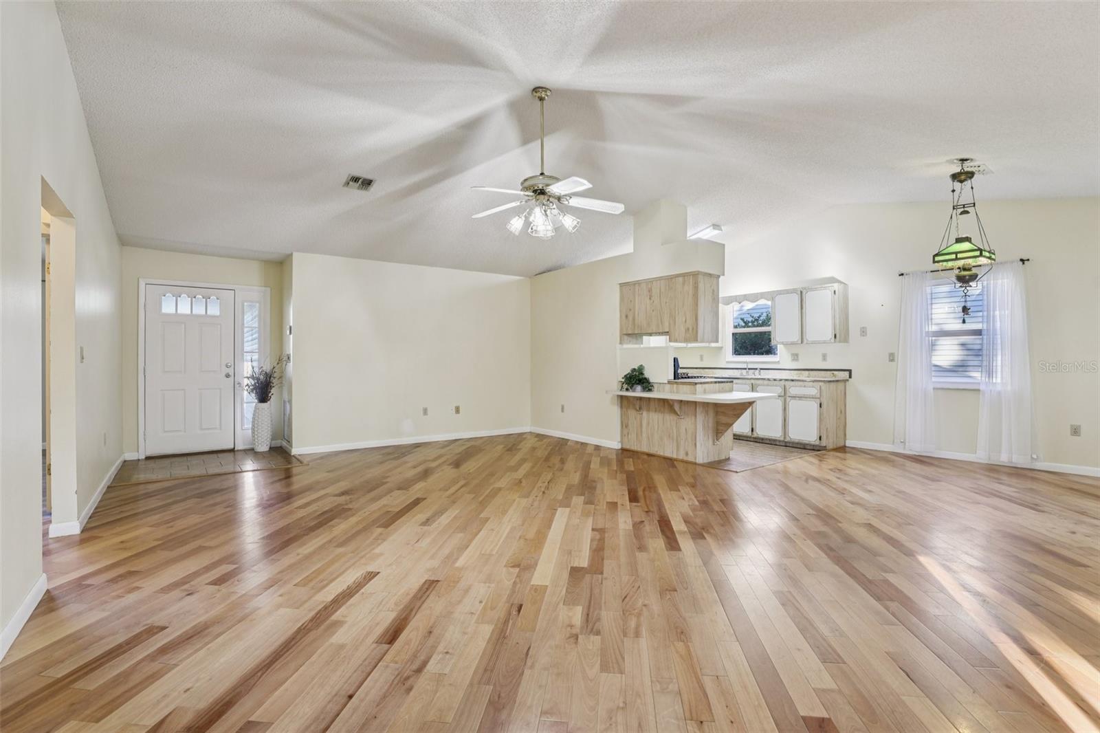 304 BRIGADOON CIR, LEESBURG, FL — photo 17