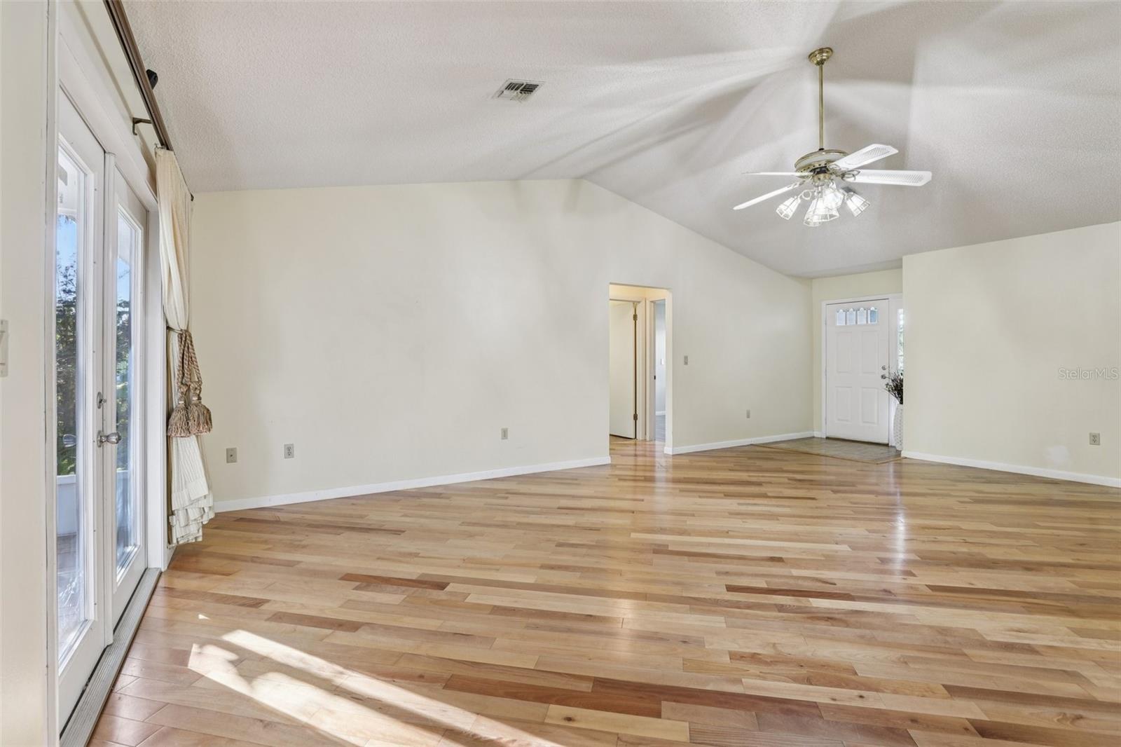 304 BRIGADOON CIR, LEESBURG, FL — photo 25