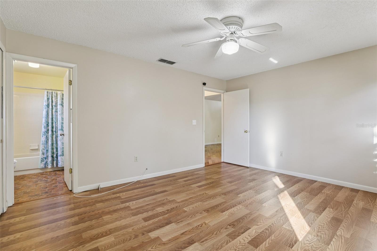 304 BRIGADOON CIR, LEESBURG, FL — photo 41