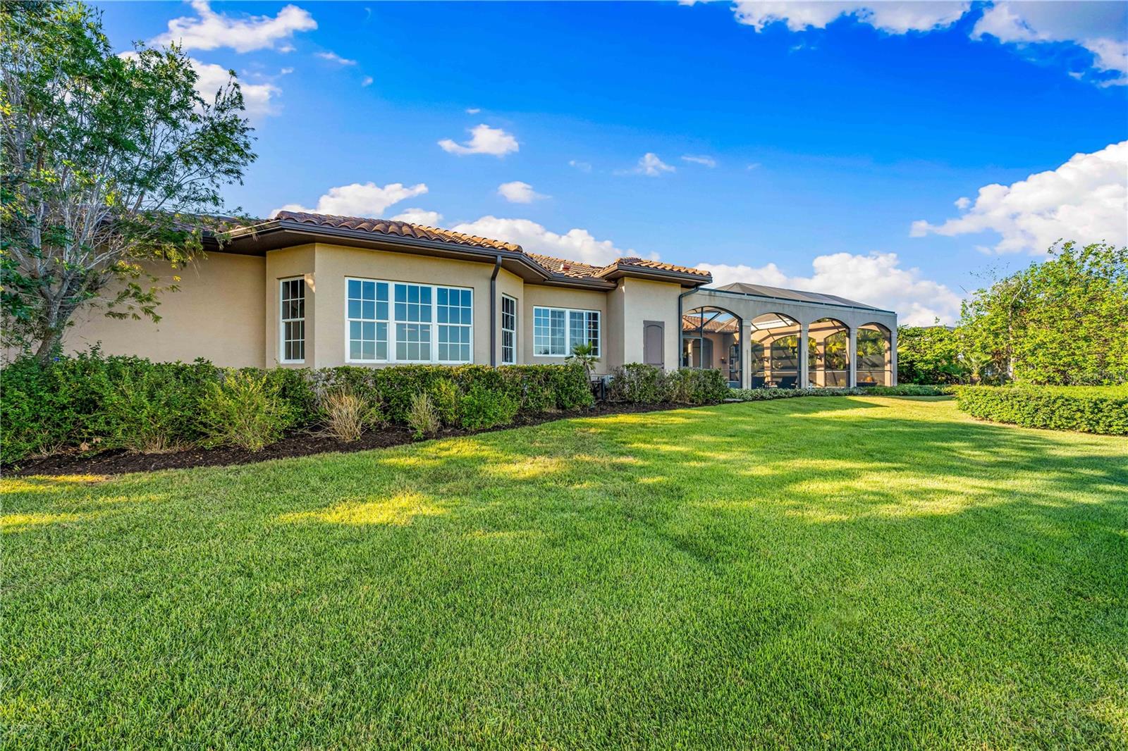 8376 CATAMARAN CIR, LAKEWOOD RANCH, FL — photo 69